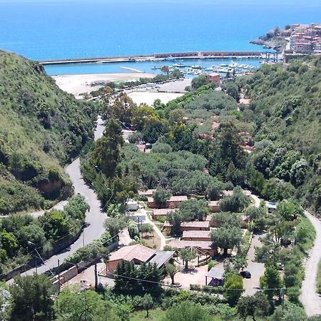 Family Resort Cala Di Luna مارينا دي كاميروتا المظهر الخارجي الصورة