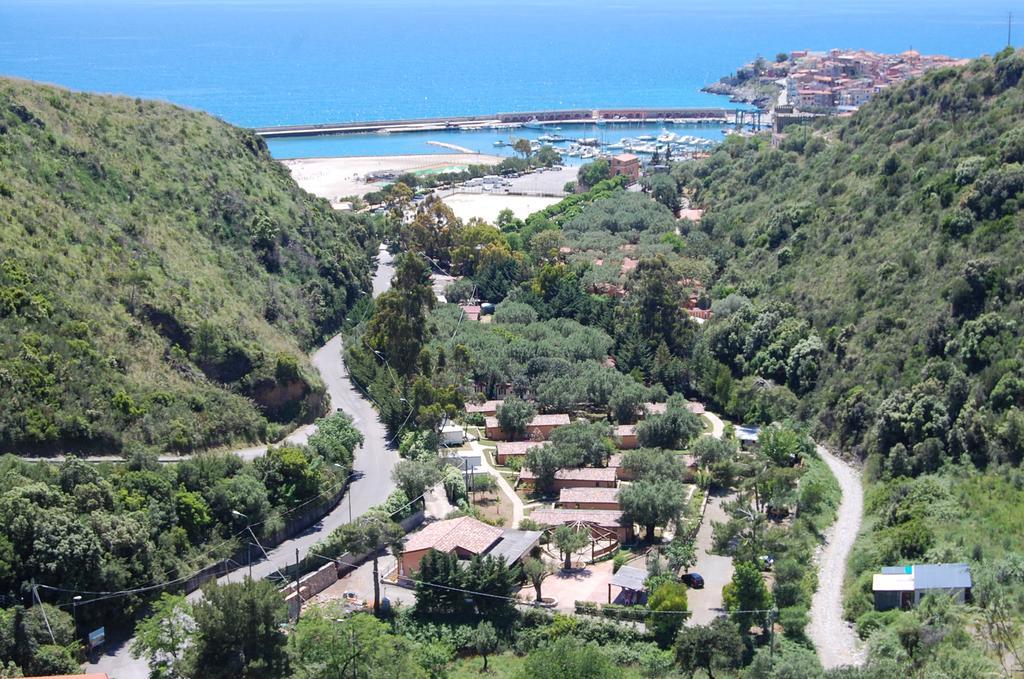 Family Resort Cala Di Luna مارينا دي كاميروتا المظهر الخارجي الصورة