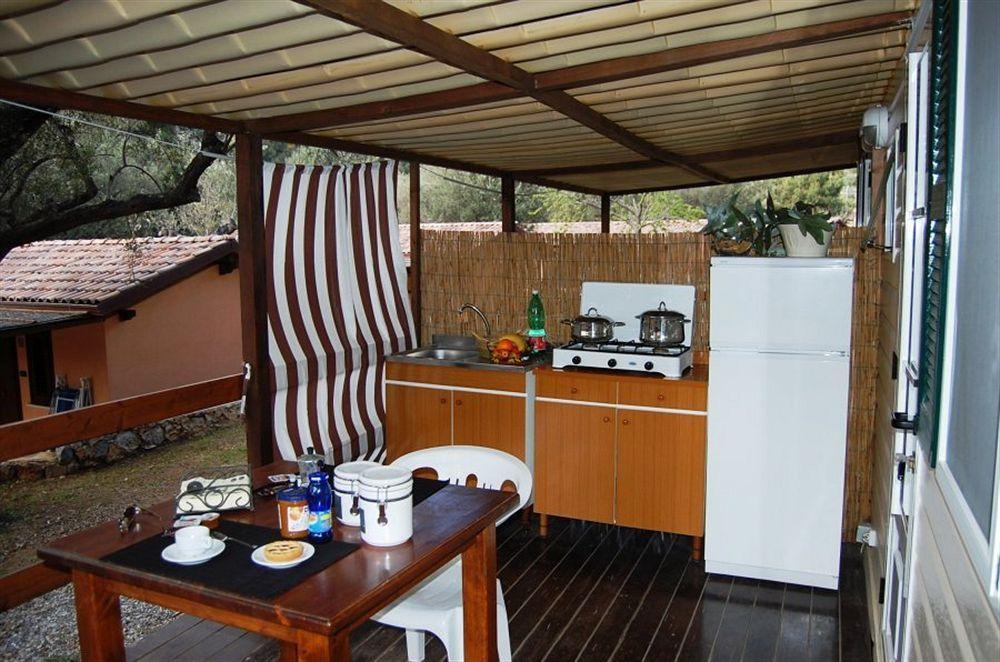 Family Resort Cala Di Luna مارينا دي كاميروتا المظهر الخارجي الصورة