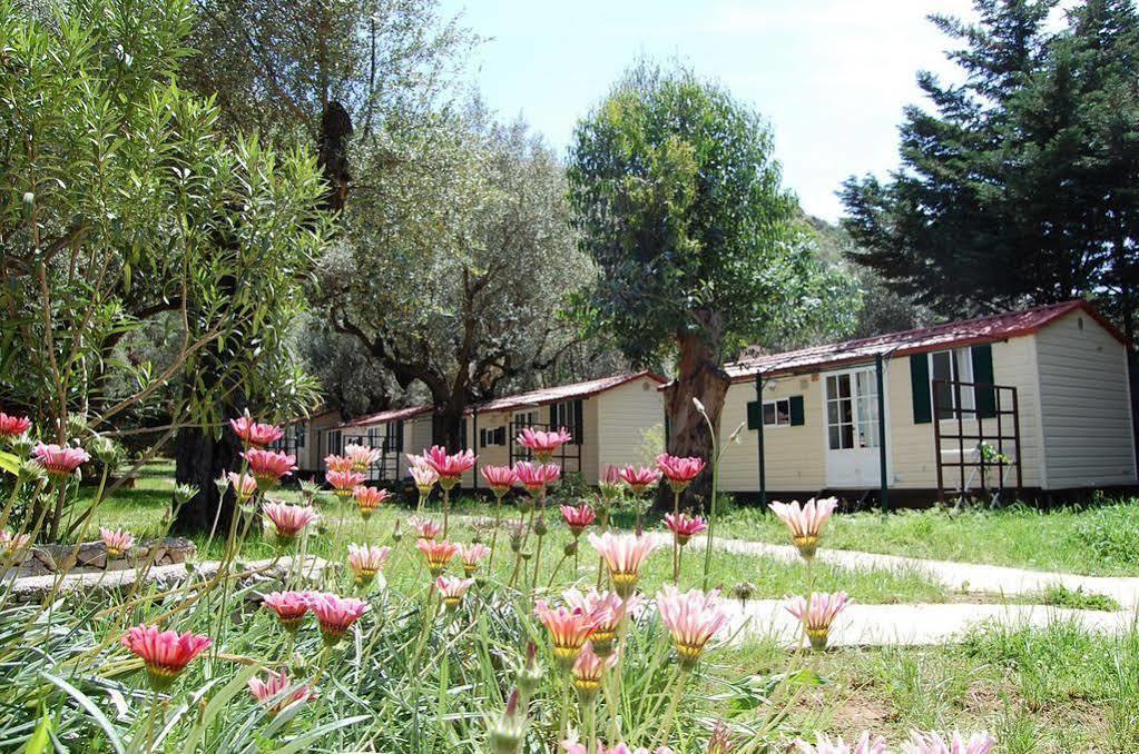 Family Resort Cala Di Luna مارينا دي كاميروتا المظهر الخارجي الصورة